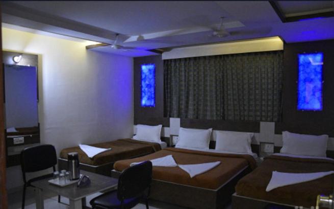 Midtown Hotel Ahmedabad Exterior photo